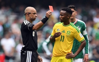 Nam Phi tự hủy ở World Cup, kỷ lục buồn 20 năm tái xuất