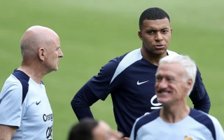 Mbappe không chịu nổi tin Deschamps sang Ý, nói ngay một câu