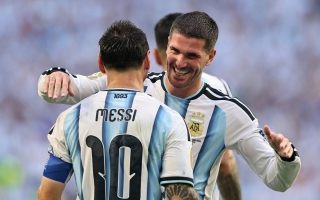 Đồng đội tiết lộ điều chưa từng thấy ở Messi trước đại chiến tuyển Anh