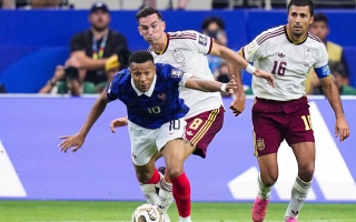 Mbappe công khai chỉ trích làm dậy sóng tuyển Pháp