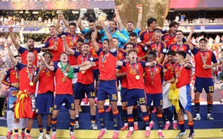 Tây Ban Nha vô địch, FIFA thưởng số tiền khiến cả thế giới choáng