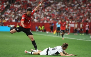 ĐỘC LẠ WORLD CUP: Đội tuyển thua đau vì chiếc quần rách