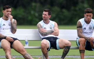 Tuyển Argentina gặp biến cố trên đường tới chung kết World Cup