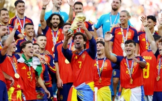 Vô địch World Cup, 2 ngôi sao Tây Ban Nha nhận món quà 'siêu nặng ký' từ quê nhà