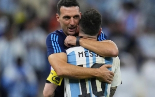 Scaloni bất ngờ nhắc tới Tây Ban Nha, gửi lời đặc biệt tới Messi