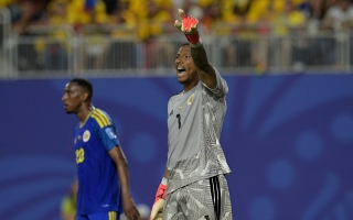 CHÍNH THỨC: Thủ môn vô danh lập kỷ lục cực khó tin ở World Cup