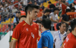 CHÍNH THỨC: Trung vệ cao nhất lịch sử ĐT Việt Nam ra mắt AFF Cup