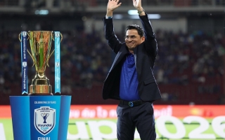 CHÍNH THỨC: AFF lấy cúp vô địch AFF Cup từ Thái Lan sang Việt Nam