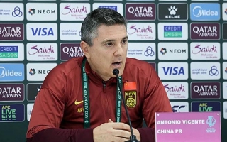 Bất lợi trước Việt Nam ở bán kết, HLV U23 Trung Quốc bất ngờ phàn nàn lên AFC