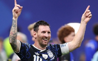 CĐV tuyển Anh phẫn nộ khi Messi lại thoát án phạt