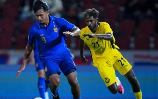 Thua Thái Lan, CĐV Malaysia bức xúc vì VAR và quả phạt đền gây tranh cãi