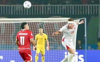 Trung vệ ĐT Việt Nam phải khâu vết thương sau trận thắng Indonesia khiến CĐV xót xa
