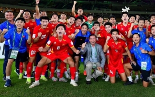 Thầy trò HLV Kim Sang Sik tiếp tục đón nhận tin cực vui