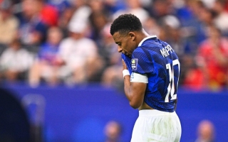 Mbappe trắng tay sau cú ngã của Pháp: Quả bóng vàng cũng đi xa