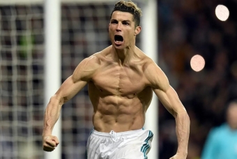 Bí quyết ăn kiêng, giữ gìn vóc dáng bất chấp tuổi tác của Ronaldo