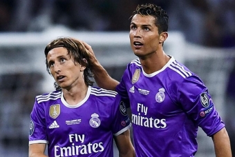 Cristiano Ronaldo phá vỡ im lặng khi Modric rời Real Madrid