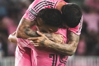 Messi chấn thương, Inter Miami nhọc nhằn vào tứ kết sau loạt luân lưu căng não