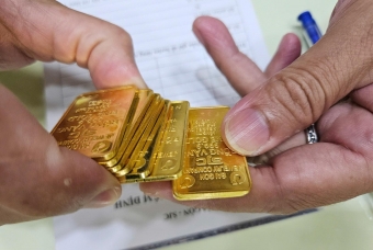 Giá vàng hôm nay trưa 4/8: Vàng trong nước giảm nhẹ