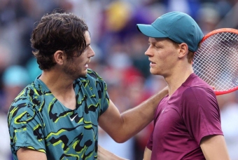 Trực tiếp tennis Jannik Sinner 0-0 Taylor Fritz: Khởi động