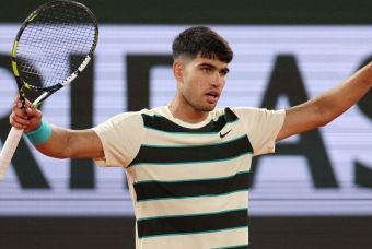 Khẳng định đẳng cấp, Alcaraz lọt tứ kết Roland Garros 2025