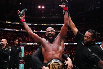 Jon Jones giải nghệ, Tom Aspinall trở thành tân vương hạng nặng UFC