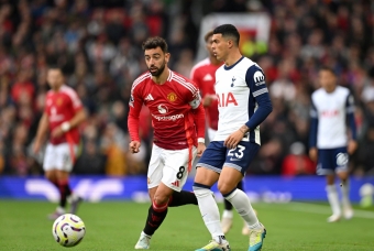 Trực tiếp MU 0-2 Tottenham: Thẻ đỏ tai hại, Old Trafford sụp đổ