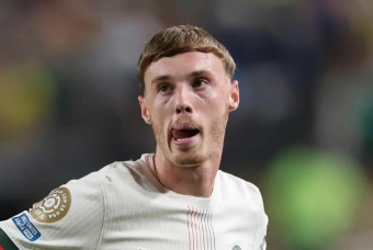 Cole Palmer 'tức điên' với 1 cầu thủ Chelsea