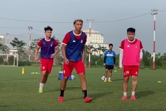 Rời CLB hàng đầu V-League, cầu thủ Việt kiều Trung Quốc có bến đỗ bất ngờ