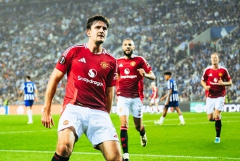 Maguire hóa người hùng, MU hòa chật vật Porto