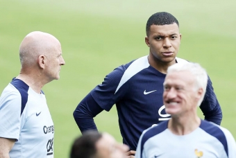 Vụ Mbappe bị loại khỏi ĐT Pháp có diễn biến gây sốc