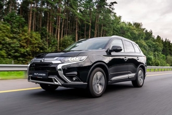 Mitsubishi Outlander 2021 rao bán hấp dẫn sau 3 năm lăn bánh