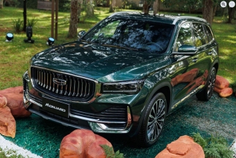 Thị trường ô tô Việt Nam tháng 7: Bức tranh đa sắc từ xe điện đến SUV siêu sang