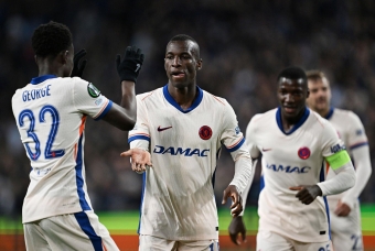 Chelsea thắng đậm đội vô danh ở bán kết lượt đi cúp C3 châu Âu