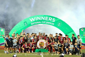 Chủ tịch VFF chúc mừng CAHN vô địch Cúp quốc gia 2024/25