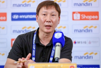 HLV Kim Sang Sik nhận xét về đối thủ của U23 Việt Nam ở bán kết