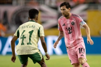 Messi ghi điểm với cử chỉ tinh tế dành cho ‘tiểu Messi’ của Chelsea