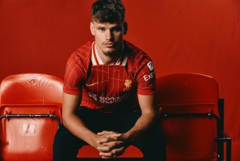 Liverpool chính thức ra mắt tân binh Milos Kerkez