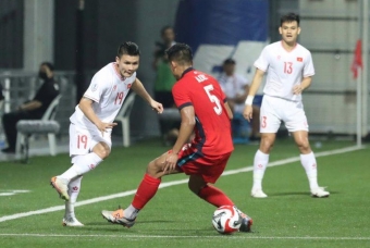 Trực tiếp Việt Nam vs Singapore: Quang Hải dự bị