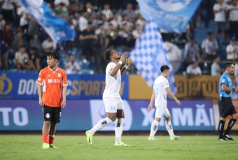 Xuân Son tỏa sáng, Nam Định đại thắng áp sát ngôi đầu V-League