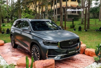 Geely Monjaro chốt giá từ 1,099 tỷ đồng tại Việt Nam, có cả bản xăng và hybrid