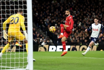 Trực tiếp Tottenham 0-0 Liverpool: Tấn công dồn dập