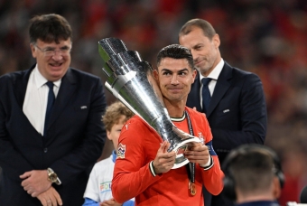 Ronaldo: 'Tôi chấp nhận gãy chân vì chiến thắng của Bồ Đào Nha'