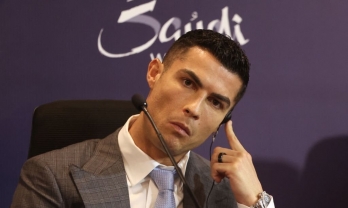 Cristiano Ronaldo rơi vào tình huống khó xử trong ngày ra mắt Al Nassr