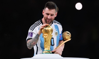 Argentina có hành động 'gây thương nhớ' trước khi trả lại cúp vàng vô địch