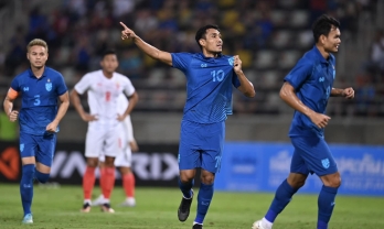 Chân sút số 1 tuyển Thái Lan báo tin buồn cho đội nhà trước chung kết