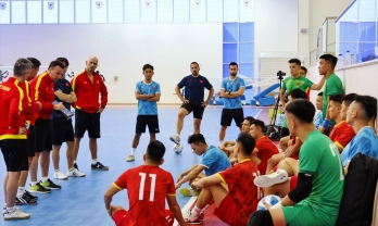 HLV vô địch World Cup gọi cầu thủ tên 'cực độc' lên tuyển Việt Nam