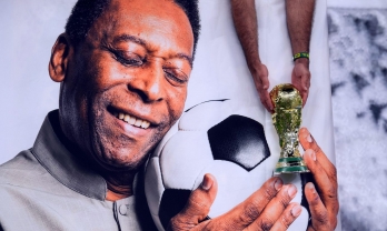 TIN BUỒN: 'Vua bóng đá' Pele qua đời ở tuổi 82