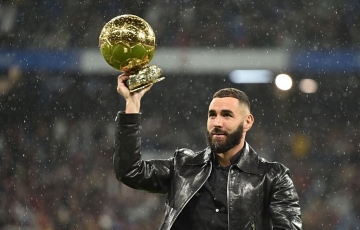 
                Chính thức: Benzema chia tay Real Madrid
            