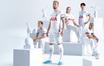 
                Tottenham ra mắt áo đấu, Kane rạng rỡ và sẽ ở lại?
            