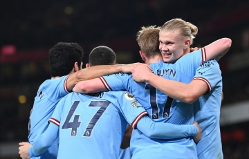 Huyền thoại Man United sợ Man City sẽ giành cú ăn 3